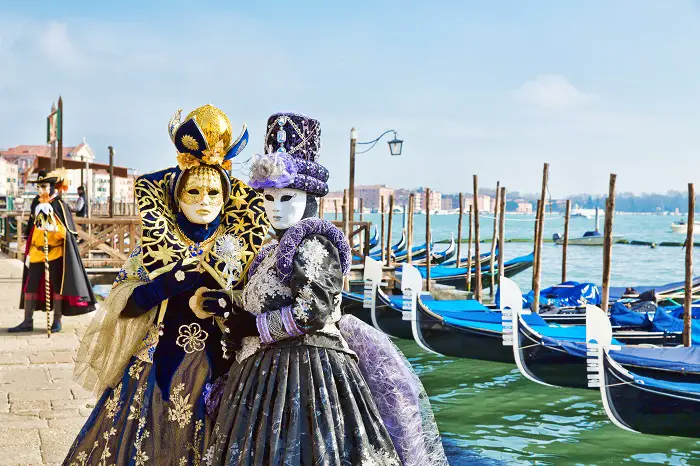 El origen del Carnaval Veneciano - Azul Marino - New travel